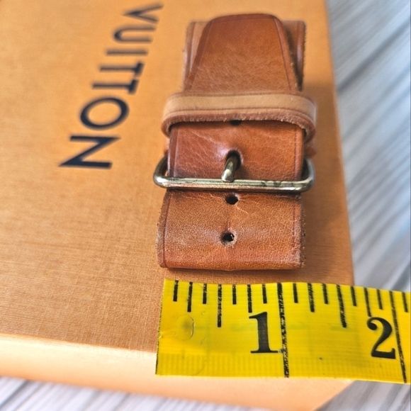 Louis Vuitton Authentic Powanie Vachetta Leather Luggage Strap in Tan - Picture 7 of 13